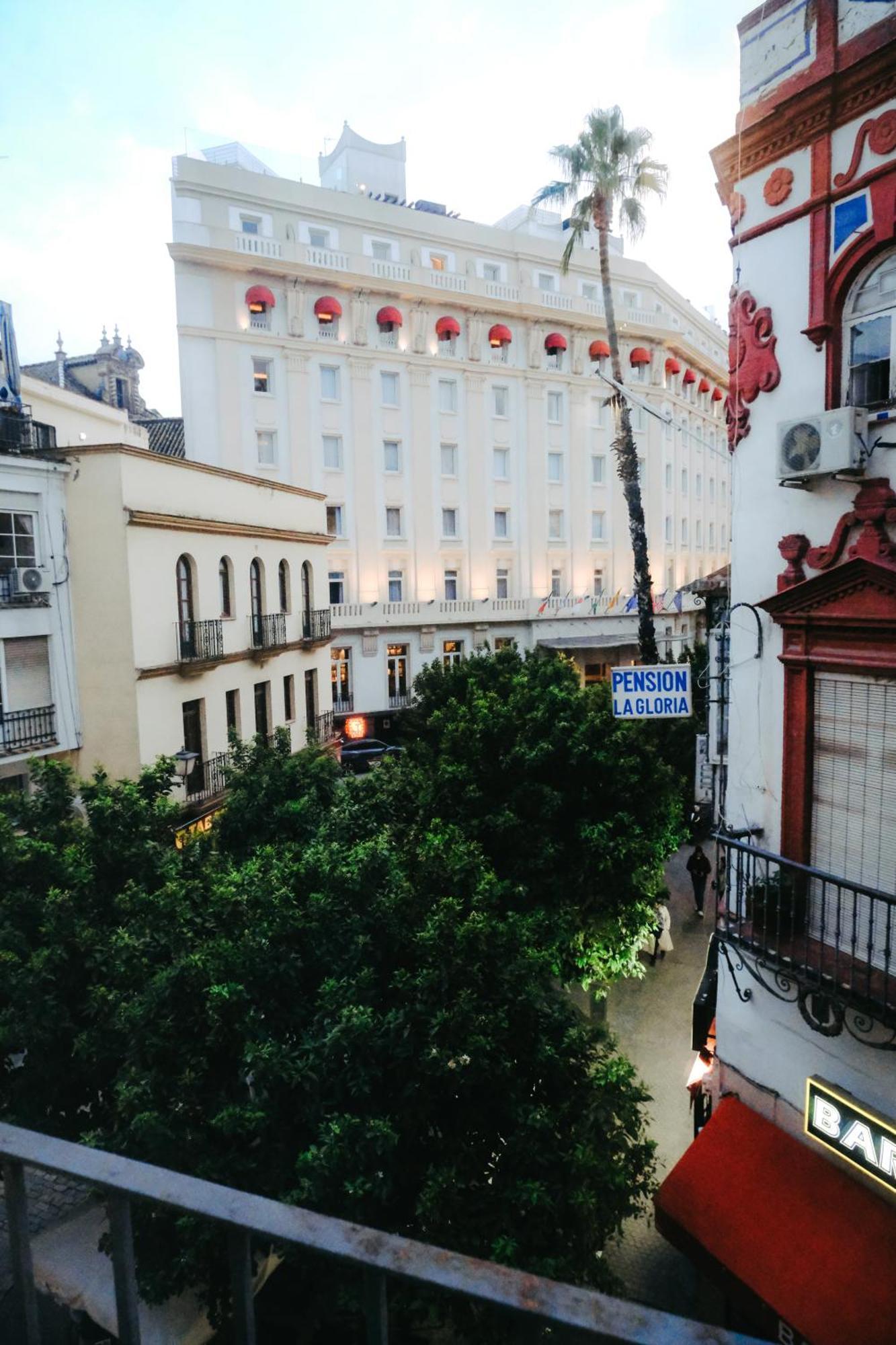 Apartamentos San Roque Sevilla Bagian luar foto