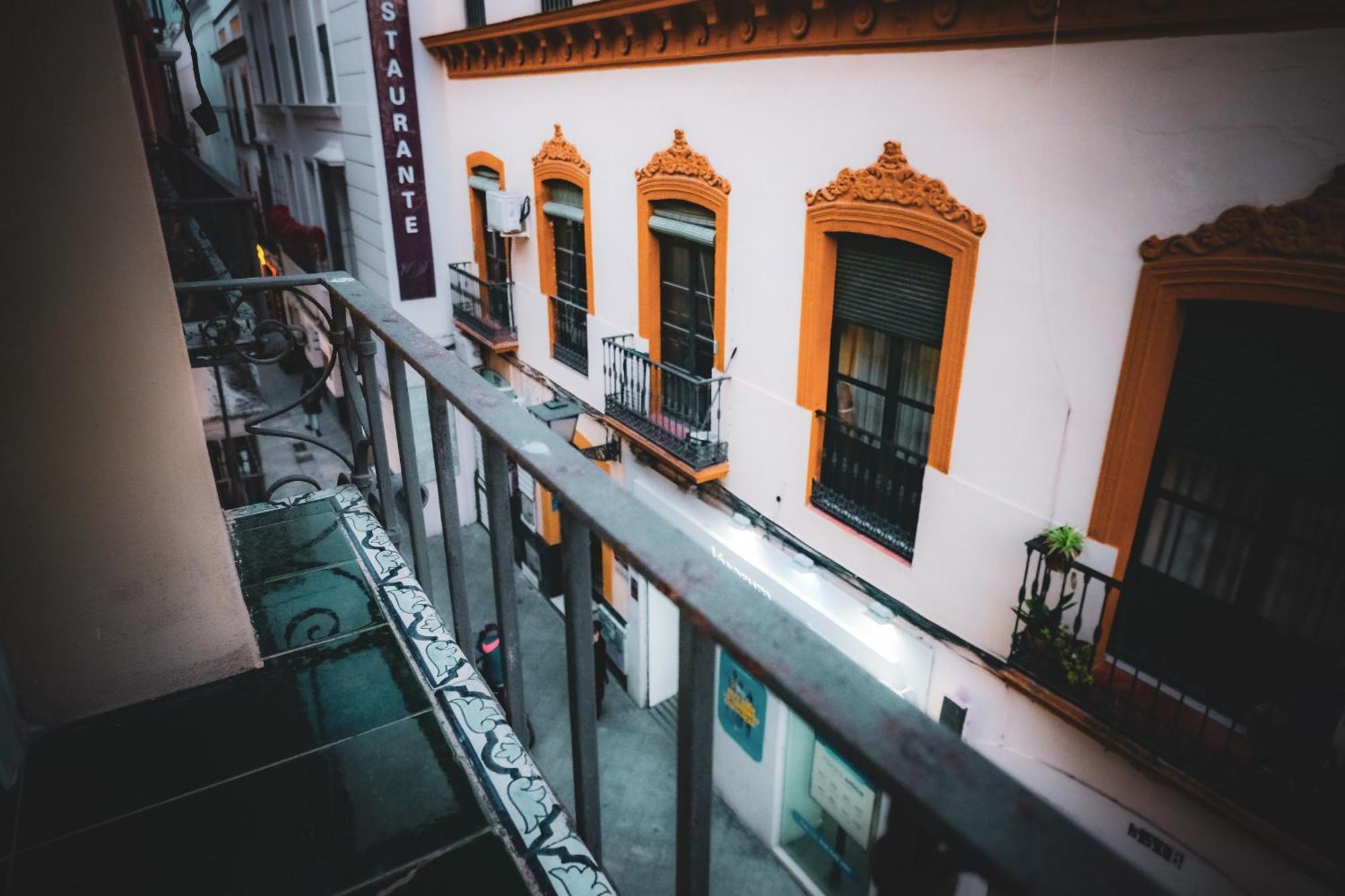 Apartamentos San Roque Sevilla Bagian luar foto