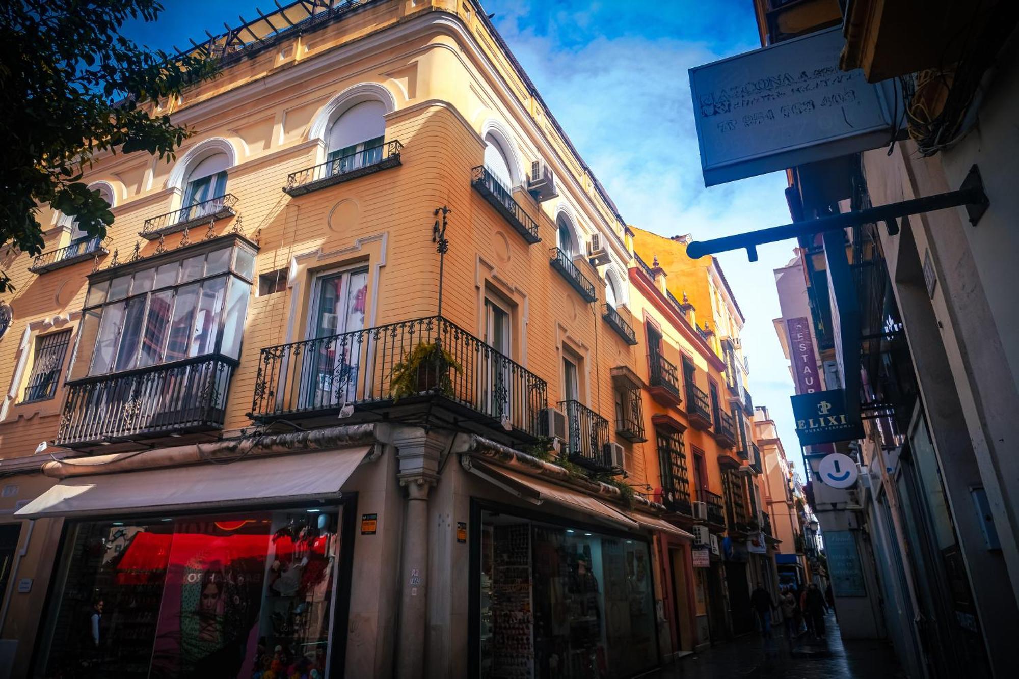 Apartamentos San Roque Sevilla Bagian luar foto